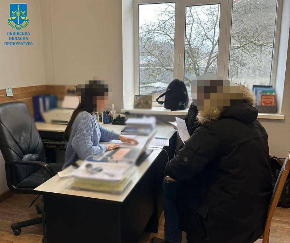 Чотирьом студентам Червоненського училища, які жорстоко побили першокурсників, повідомили про підозру