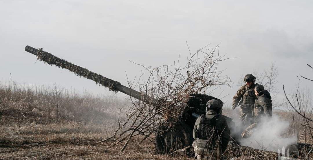 Втрати ворога: ще мінус 700 росіян і 15 артилерійських систем