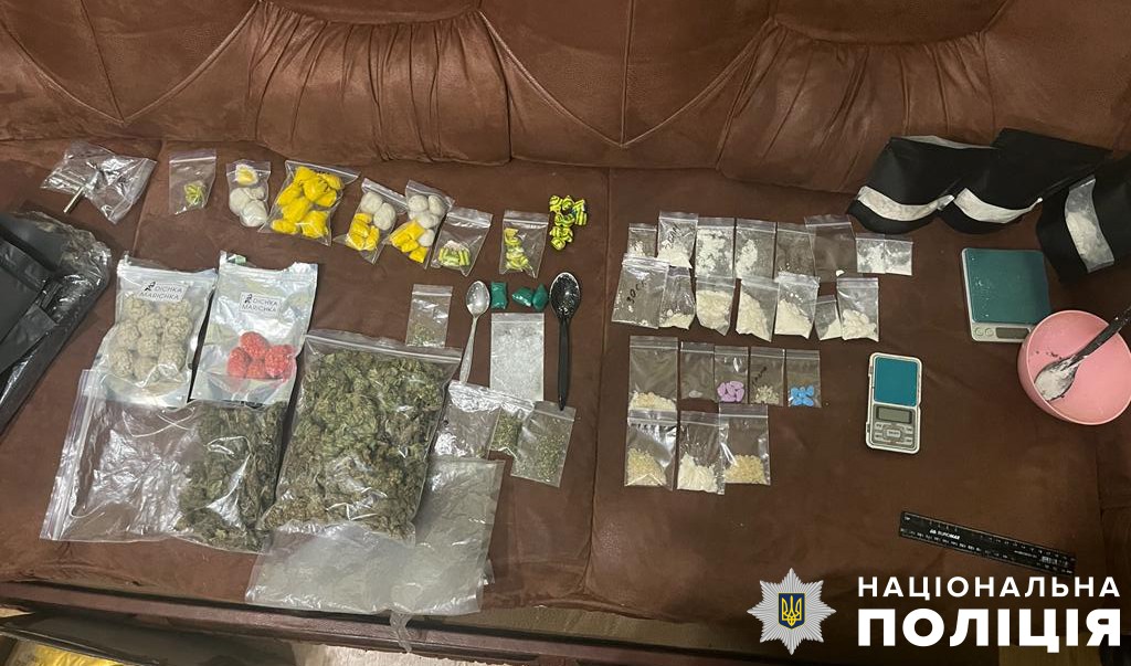 У Львові затримали двох братів, які продавали наркотики через месенджер (ВІДЕО)