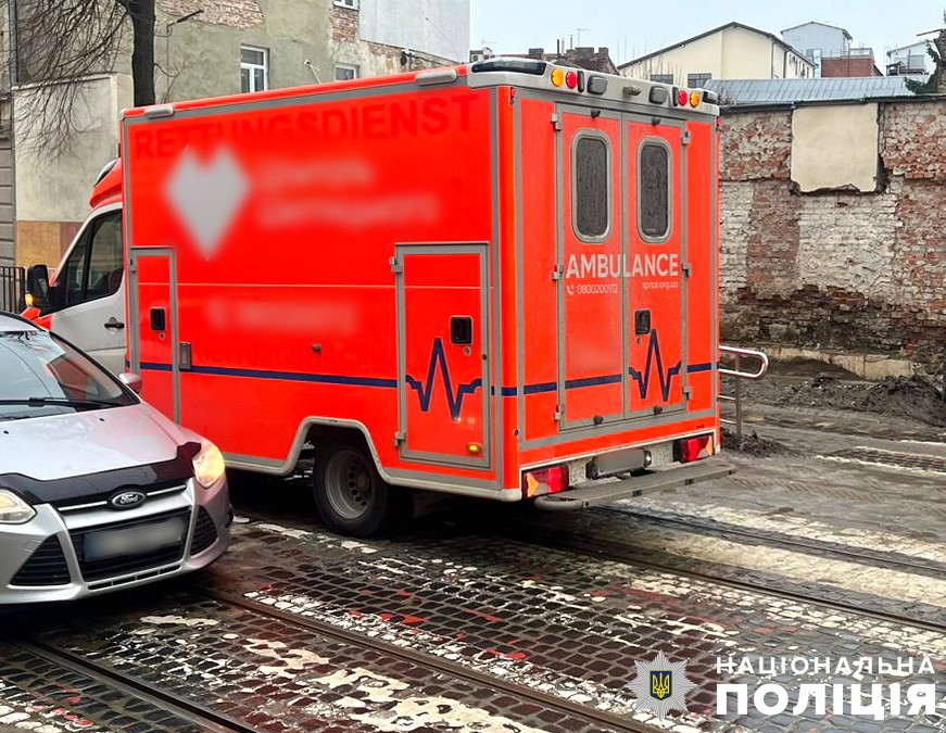 У Львові “швидка” збила 31-річну місцеву жительку