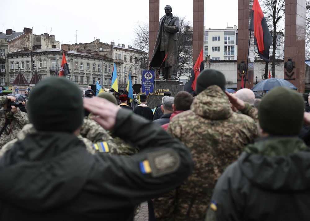 У Львові провели акцію під пам’ятником Степану Бандері