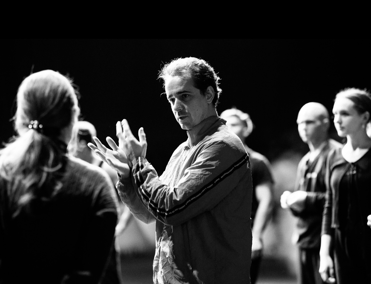 У театрі імені Марії Заньковецької покажуть прем’єру вистави “мовою тіла” за всесвітньовідомим романом «1984»