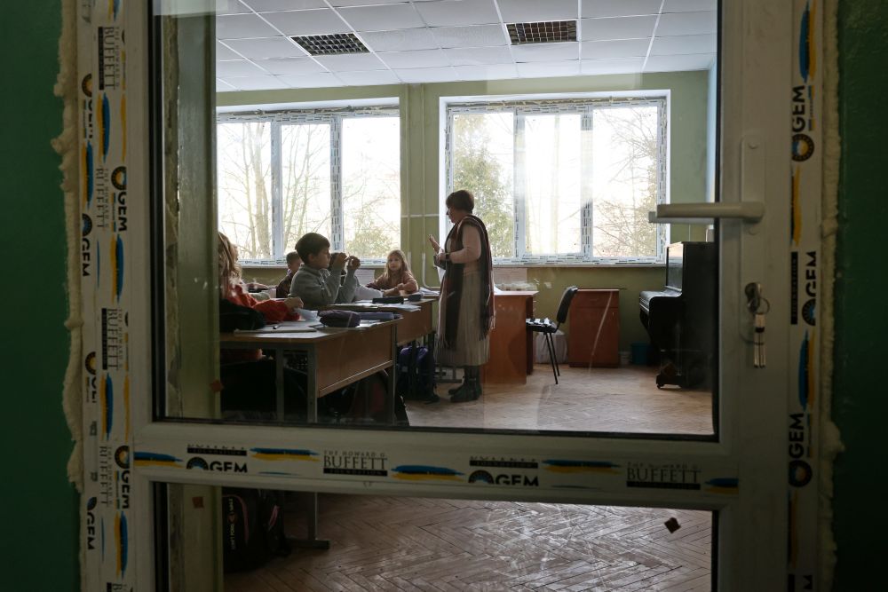 За парти повернулись учні ліцею “Оріяна”, який постраждав від російської ракети