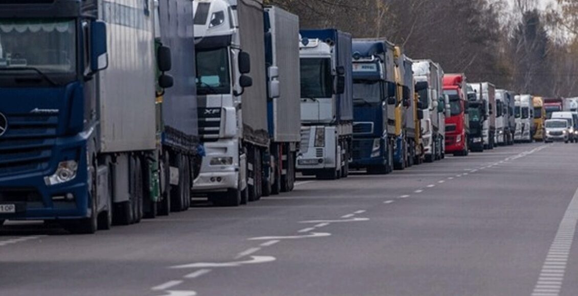 У ПП «Краківець» застрягли понад півтори тисячі вантажівок: яка ситуація на інших пунктах пропуску