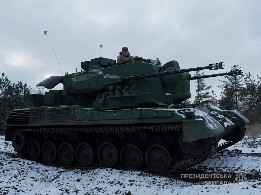 Втрати ворога: напередодні оборонці знищили майже тисячу росіян