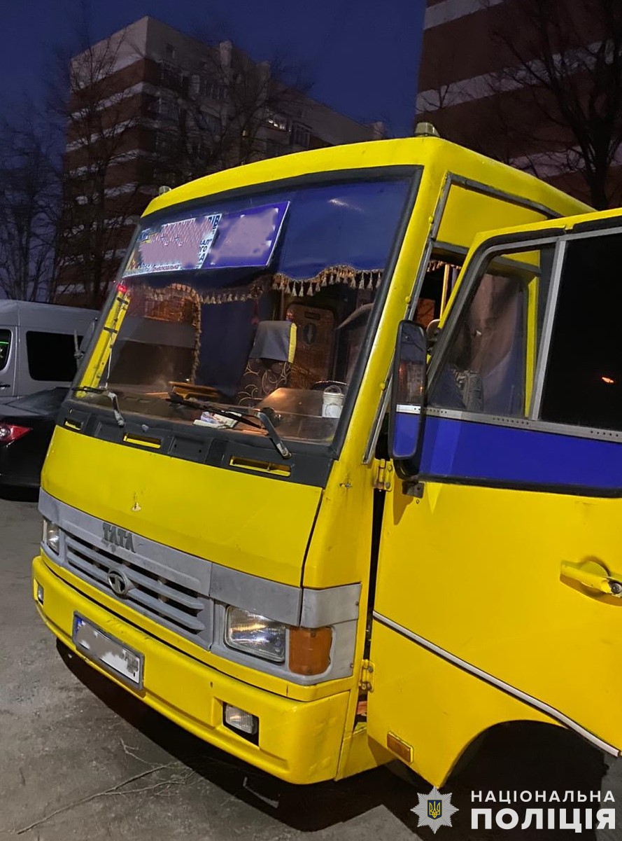 На Львівщині водій маршрутки на смерть збив жінку і втік
