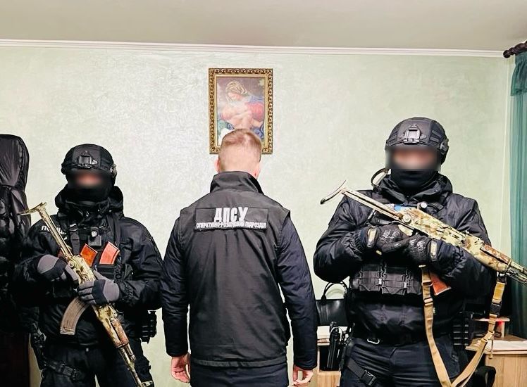 На Львівщині викрили 20-річного хлопця, який виготовляв фальшиві посвідчення військовозобов’язаного