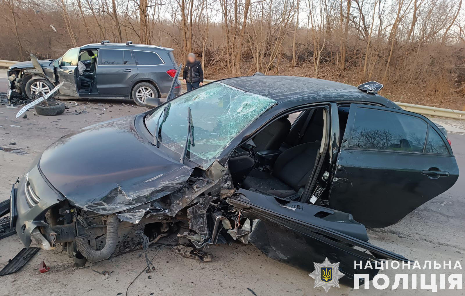 В Малехові зіткнулися Мерседес і Тойота: двох людей госпіталізували