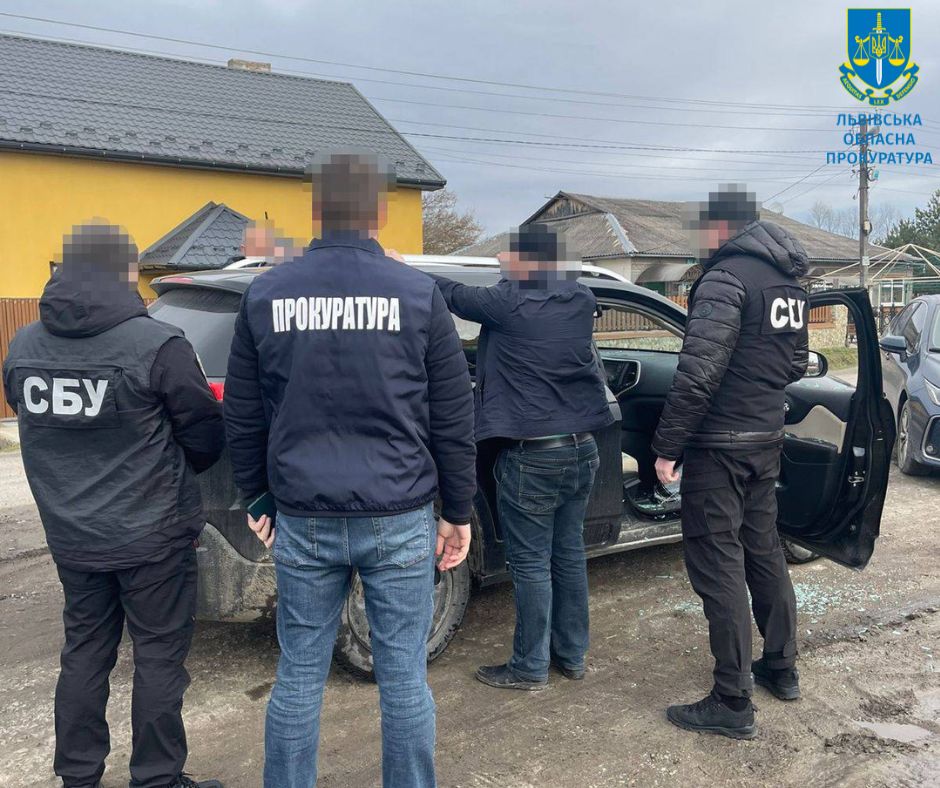 Затримали начальника складу ДСГП “Ліси України”, який нелегально продавав деревину (ОНОВЛЕНО)
