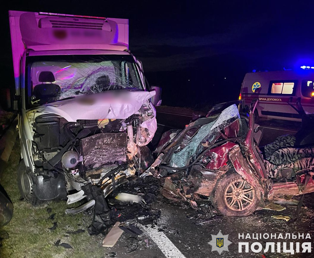 На Львівщині за участю автомобіля з евакуації полеглих сталась смертельна ДТП