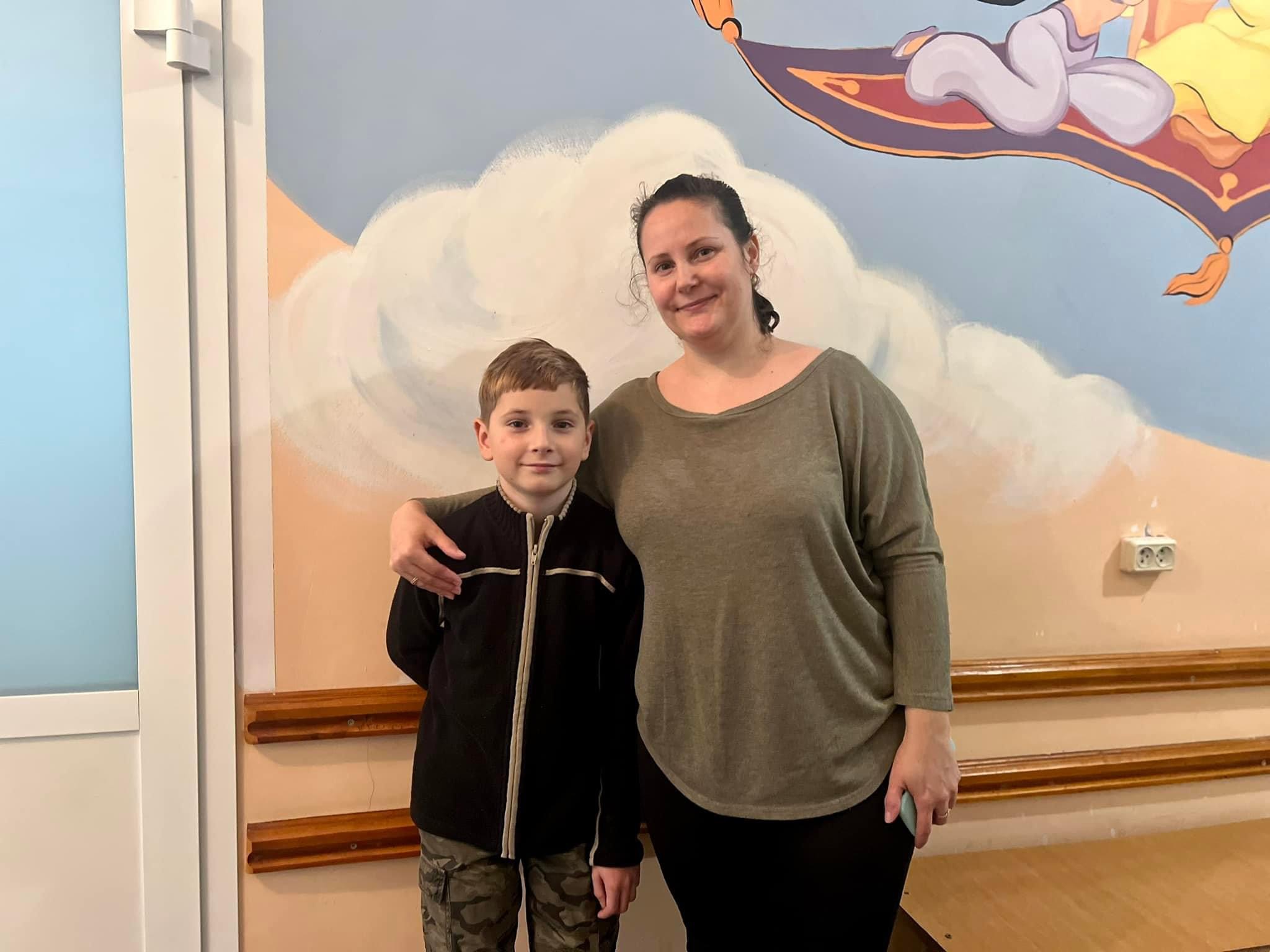 У львівському Охматдиті врятували хлопчика з Брюхович, який півтора року жив з хвойною гілочкою у бронхах