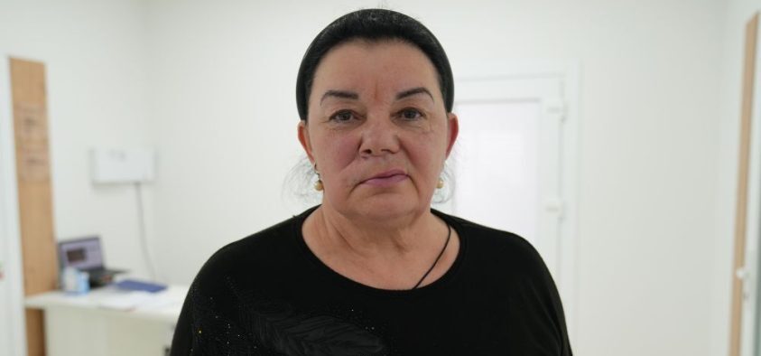 У Львові лікарі відновлюють обличчя жінки, яка постраждала від російського обстрілу