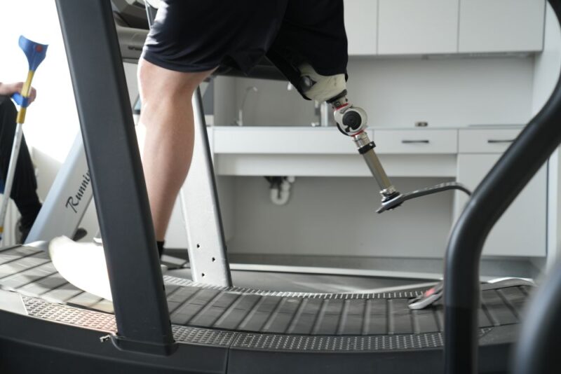 У центрі НЕЗЛАМНІ 25-річному Захиснику встановили спортивний протез