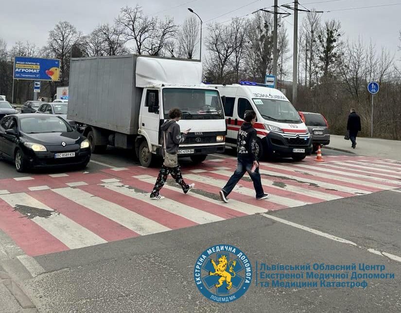 У Львові карета швидкої збила 22-річну дівчину