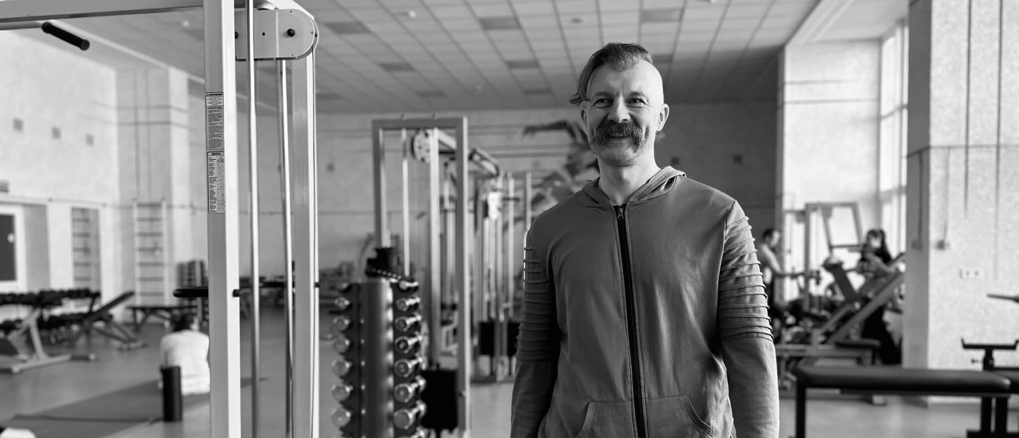 Військовослужбовець та медик Олександр Ябчанка одужує у центрі “Незламні” після важкого поранення на фронті
