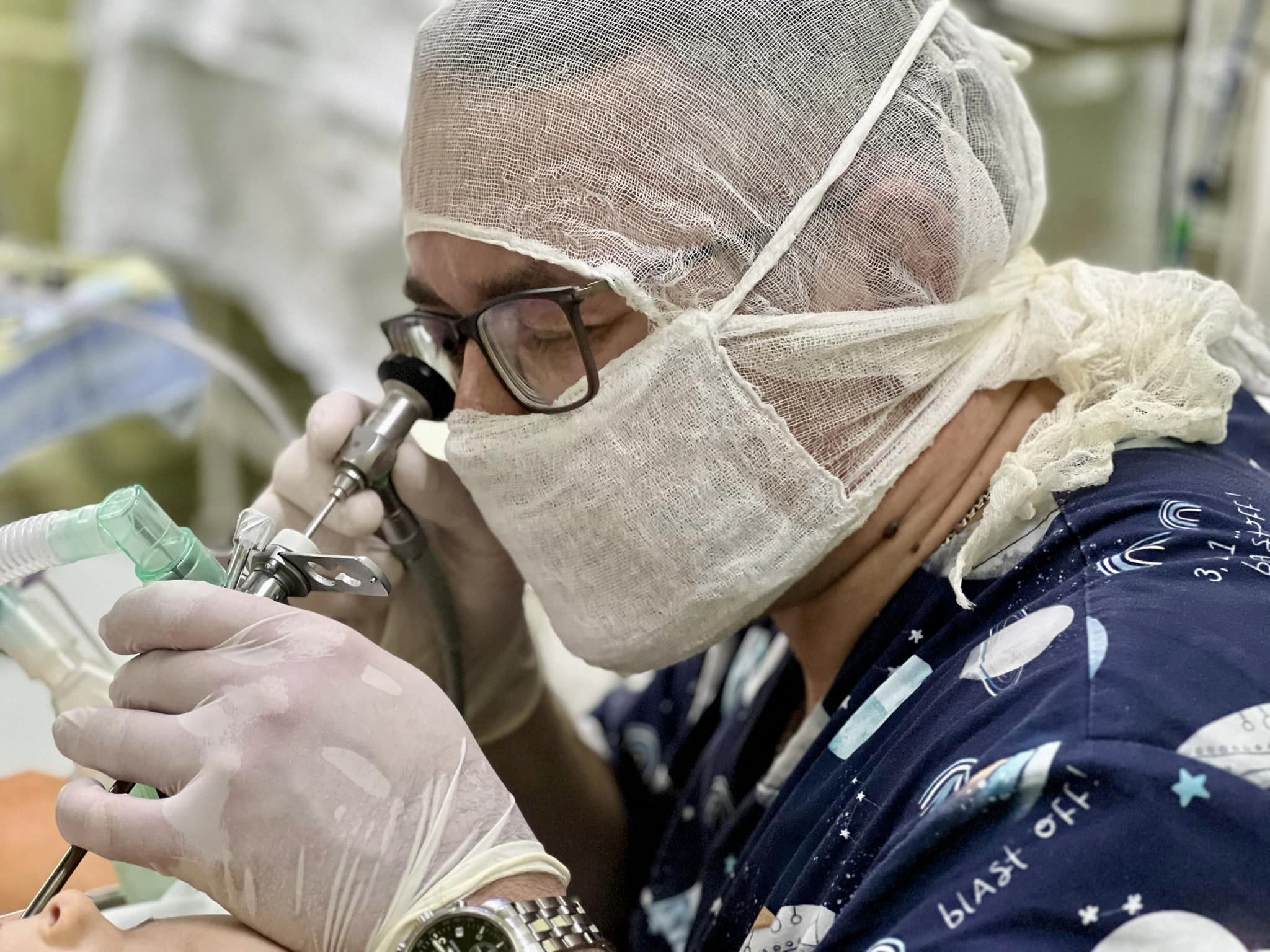 Проковтнула насінину гарбуза: в Охматдиті прооперували 1-річну дівчинку