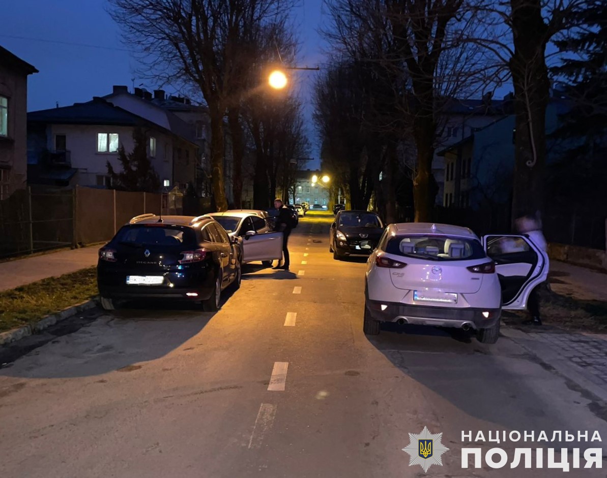 Водійка кросовера Mazda збила двох літніх жінок у Львові