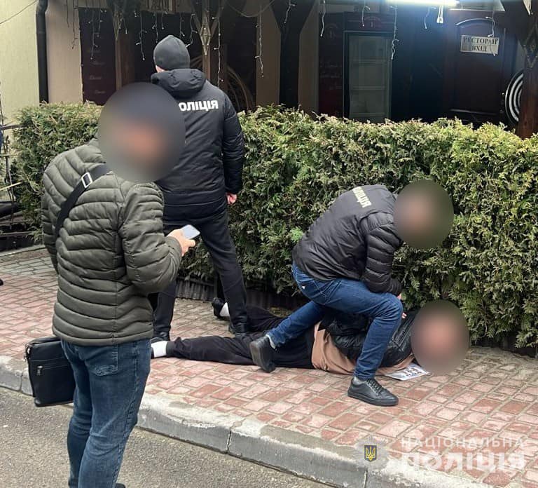 В Трускавці затримали організаторів групи, яка за 13 тисяч доларів переправляла “ухилянтів” за кордон