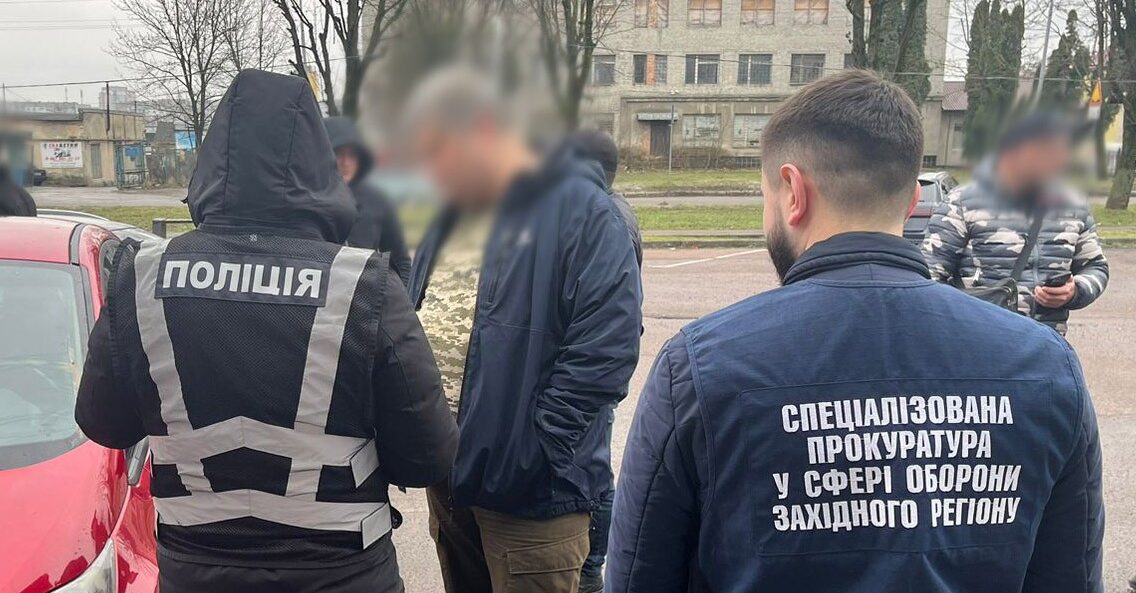 На Львівщині затримали чоловіка, який за 6,5 тисяч доларів переправляв «ухилянтів» за кордон