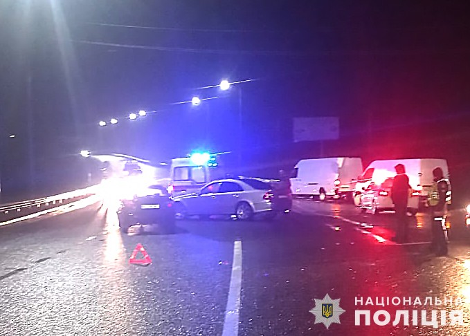 У Пустомитах зіткнулись “Mercedes-Benz” та “Daewoo Sens”: травмовані дві жінки