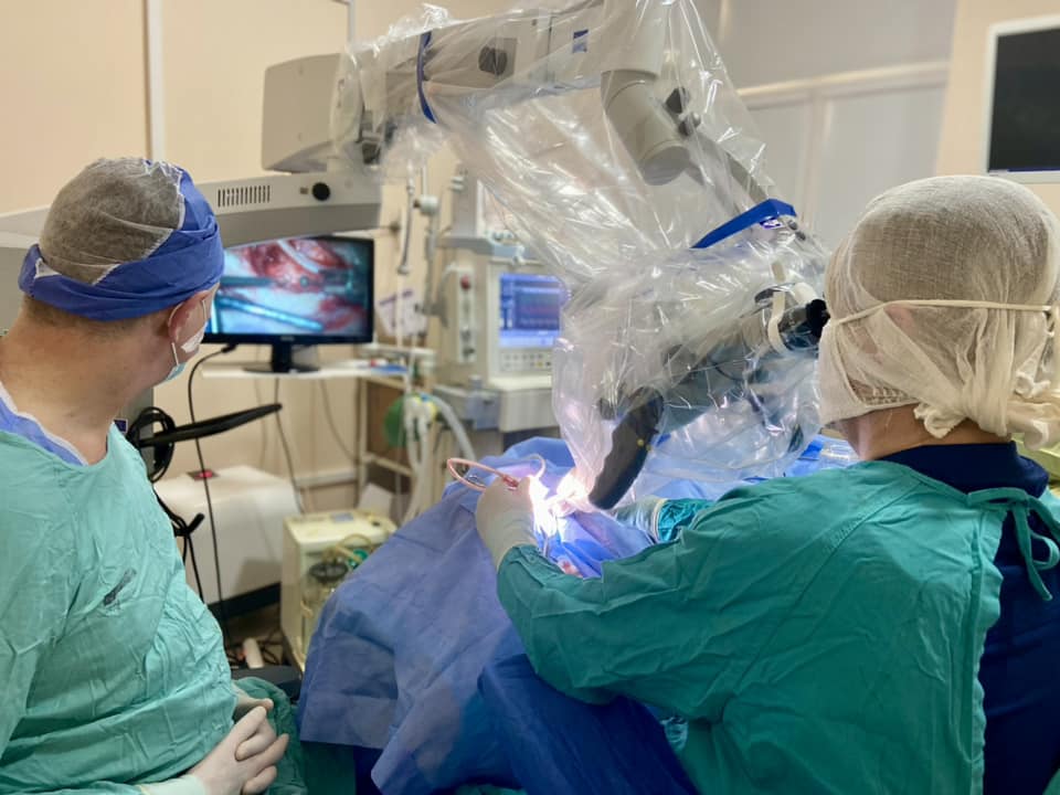 В ОХМАТДИТІ прооперували двох 3-річних дітей з глибокою втратою слуху