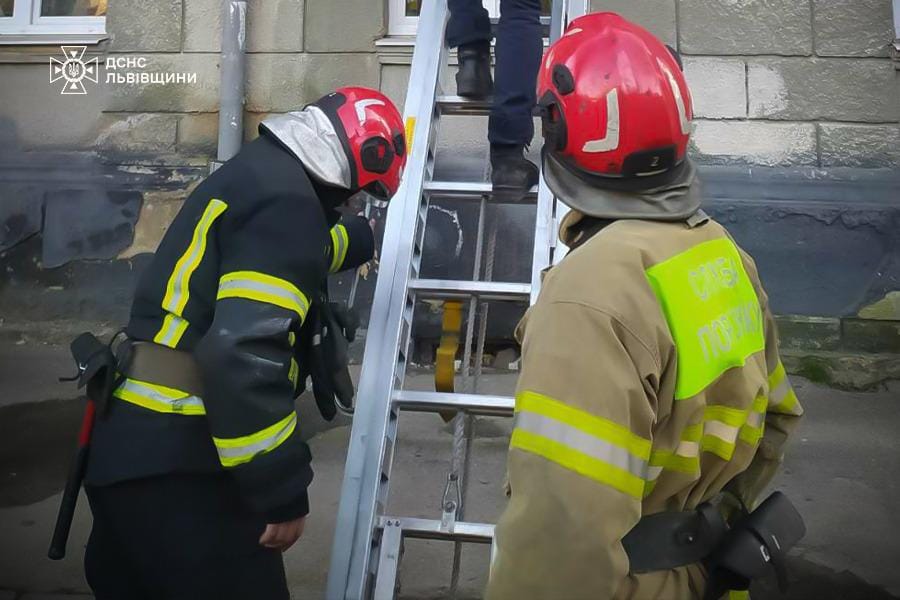 За добу рятувальники Львівщини двічі надавали допомогу людям похилого віку