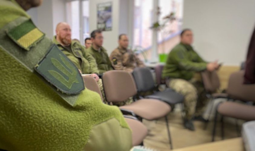 Львівський центр надання послуг учасникам бойових дій шукає викладачів-волонтерів англійської мови