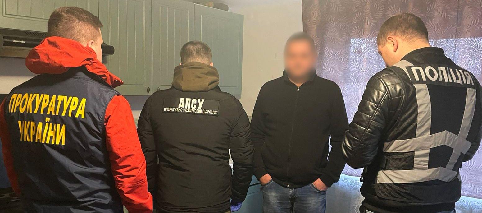 За шахрайство і допомогу ухилянту мешканцю Жовківщини загрожує до 9 років тюрми