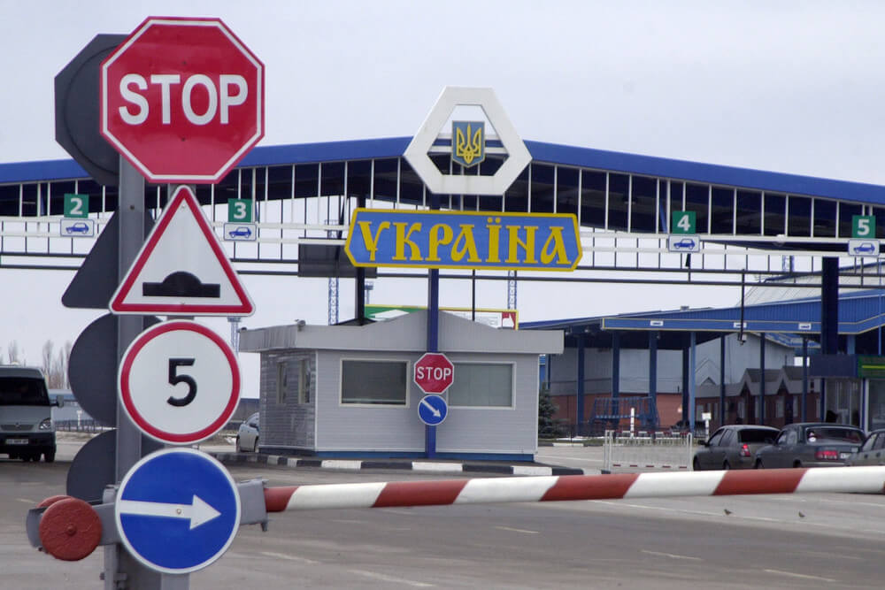 На кордоні з Польщею тимчасово розблокували один із пунктів пропуску