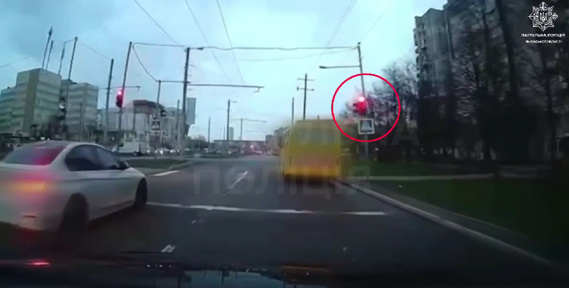У Львові два водії однієї маршрутки з різницею в день порушили правила дорожнього руху