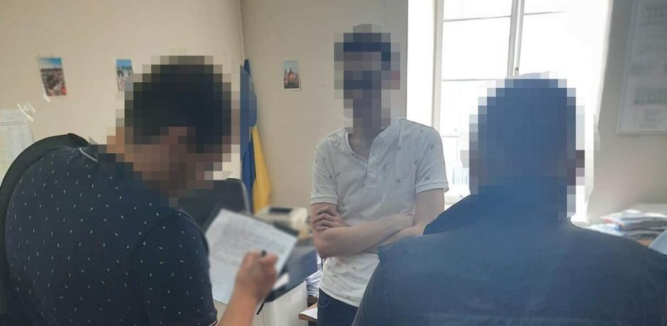 Екс-посадовця Львівської міськради та його спільницю судитимуть за хабарництво