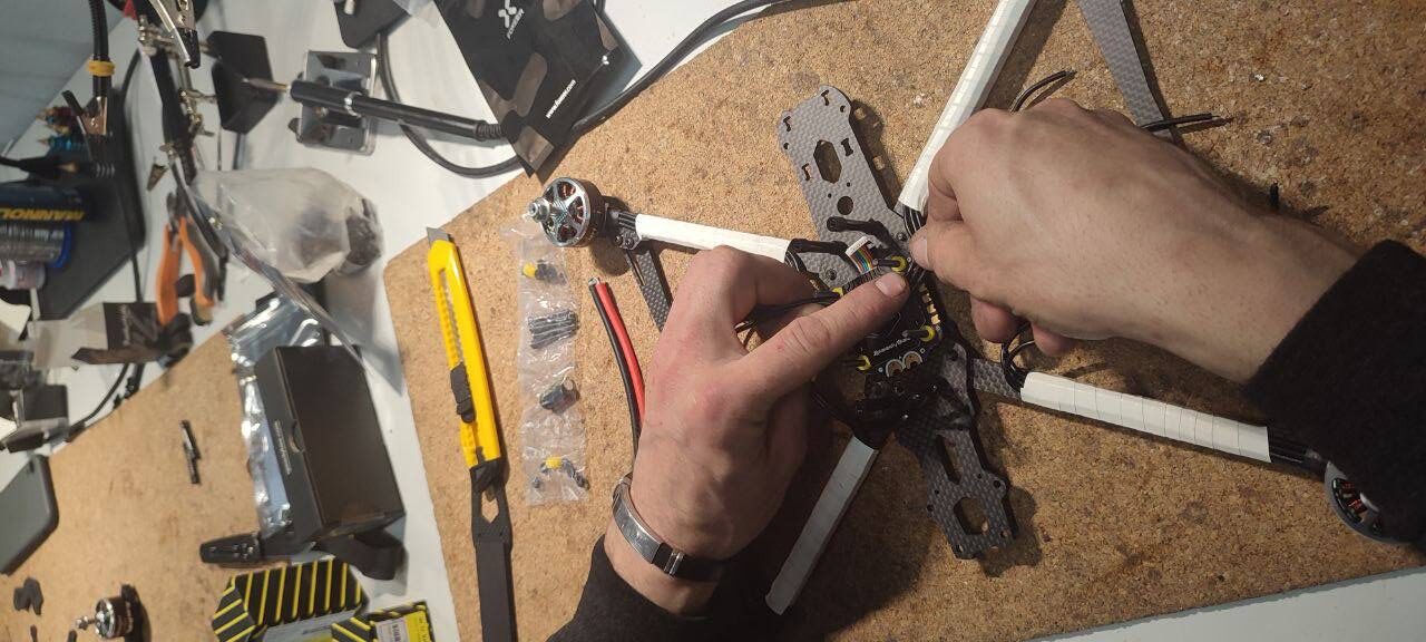 Волонтерка з Самбора організувала виробництво дронів для ЗСУ