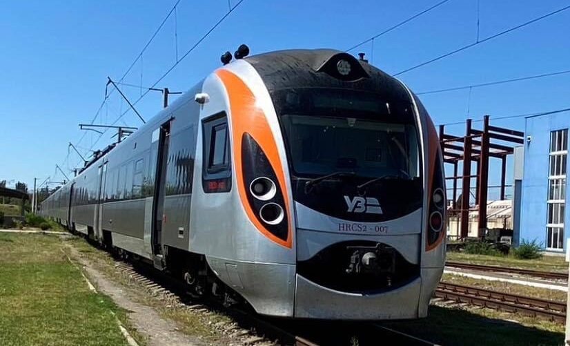 На період шкільних канікул Укрзалізниця призначила додатковий поїзд зі Львова до Києва