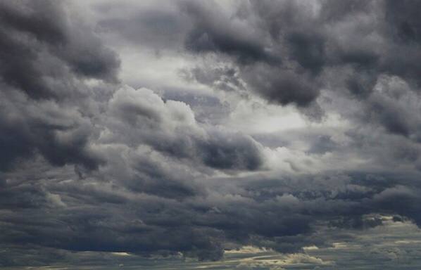 Хмарно з проясненнями: якою буде погода завтра на Львівщині