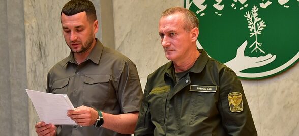 Захопив ділянку лісу та будинок: на Львівщині ДБР затримало лісника-депутата від “Слуги народу”