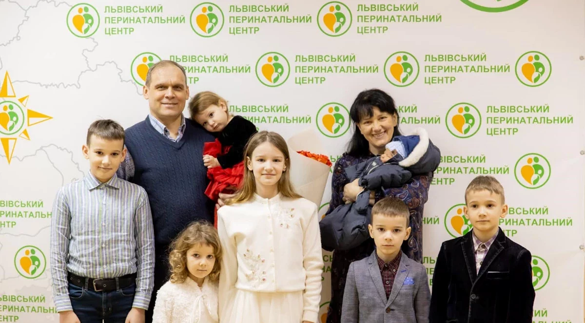 У Львові 46-річна місцева мешканка народила сьому дитину: малюк став 105 онуком у бабусі