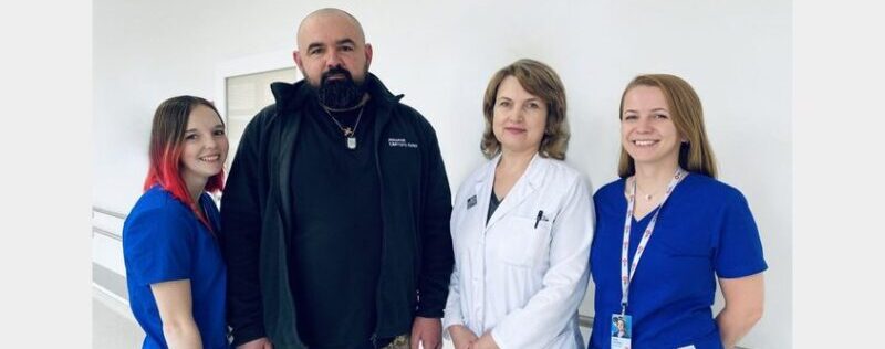 У Львові за допомогою унікальної методики відновлюють зір пораненому Захиснику