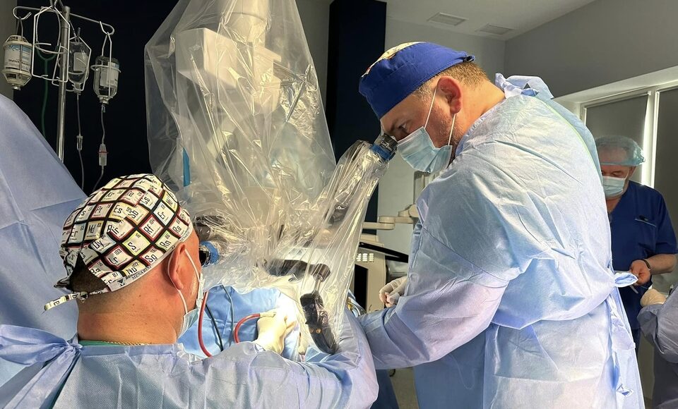 До Львова приїде провідний хірург із США: як потрапити на консультацію