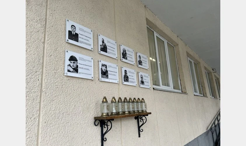 Ще 28 меморіальних таблиць з’являться на школах та ліцеях Львівської громади