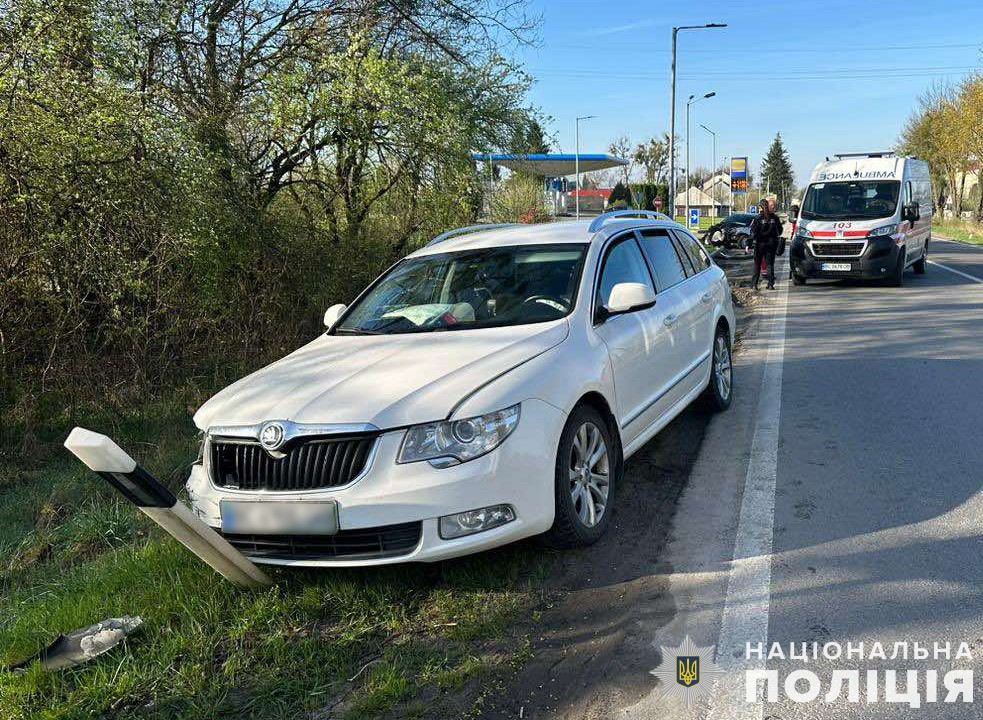 В ДТП на Самбірщині постраждала 26-річна водійка Skoda Superb