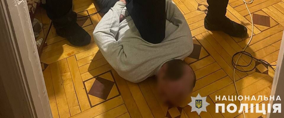 У Львові затримали киянина, який в орендованій квартирі задушив жінку