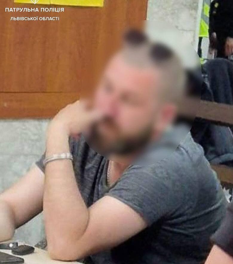 Посадив за кермо 9-річну доньку та хизувався цим у соцмережах: у Львові покарали горе-батька