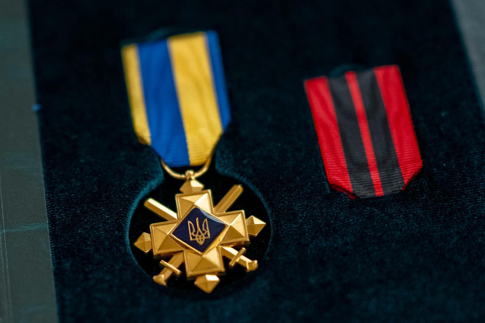 Президент України нагородив військових львівських бригад почесними відзнаками