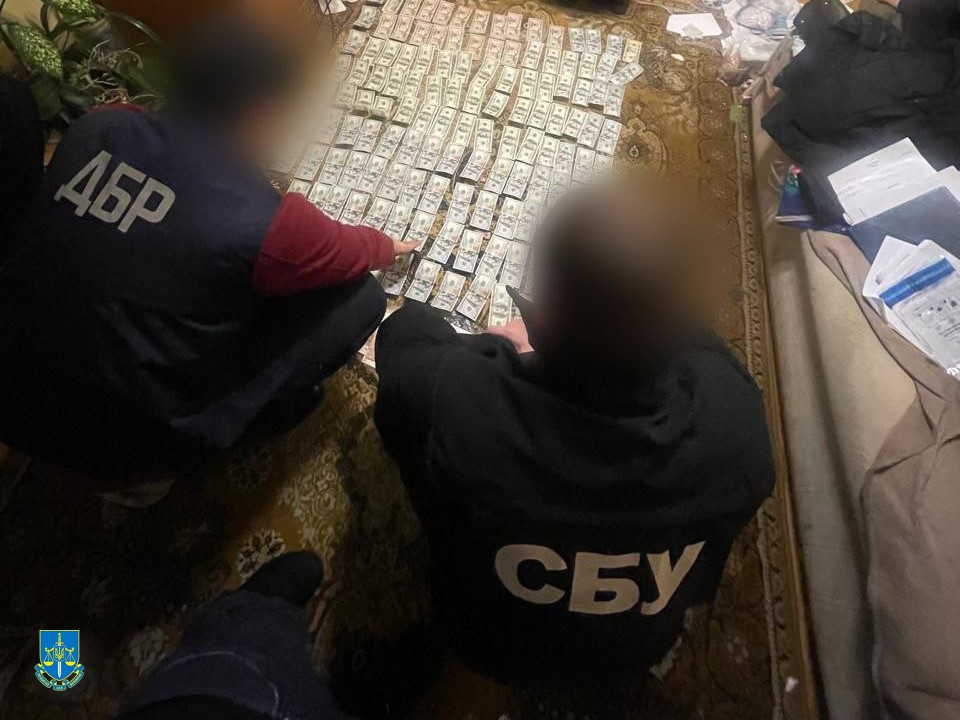 На Львівщині викрили лікарів, які за хабарі «списували» ухилянтів
