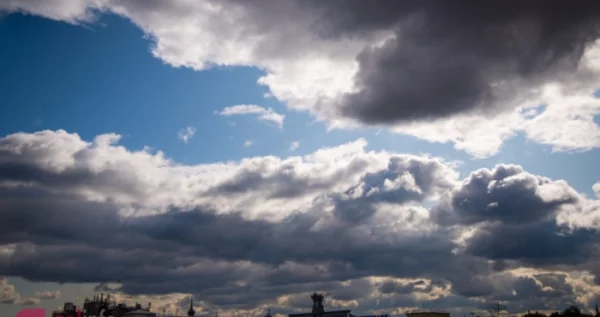 Хмарно з проясненням: яка погода буде у Львові 12 квітня