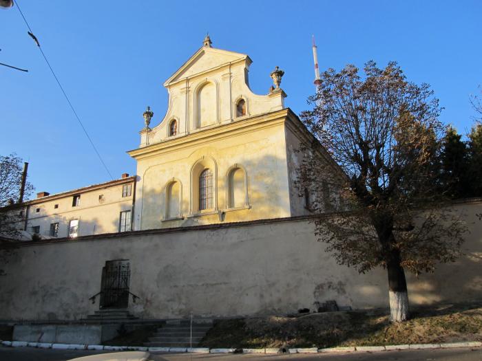 У львівському храмі виставлять старовинні плащаниці