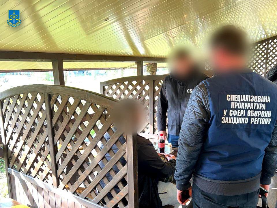 3000 доларів США за службу у тиловому підрозділі: у Львові затримали посадовця Військової служби правопорядку