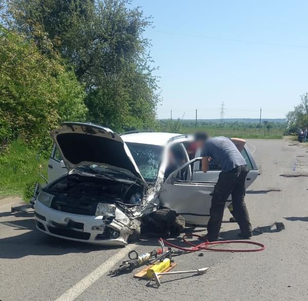 На Львівщині водій «Шкоди» спричинив аварію, у якій постраждали чотири людини