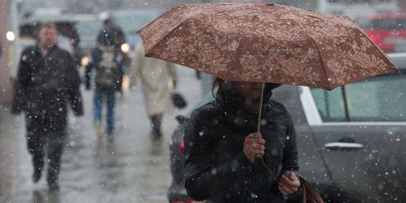 Дощ з мокрим снігом та заморозки: якої погоди чекати 18 квітня на Львівщині