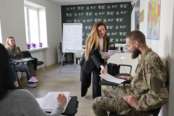 У Львові стартували безкоштовні курси англійської мови для військових та їх рідних